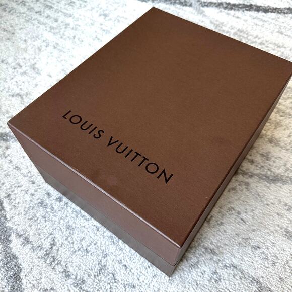 Louis Vuitton Large Empty Box 13" x 10.5" x 7" Tissue and Leather Ribbon - Picture 7 of 7
